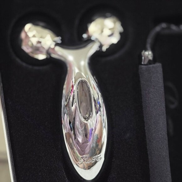 ReFa CARAT Face & Body Roller – Platinum 360° Waterproof Microcurrent Skincare - Picture 10 of 16